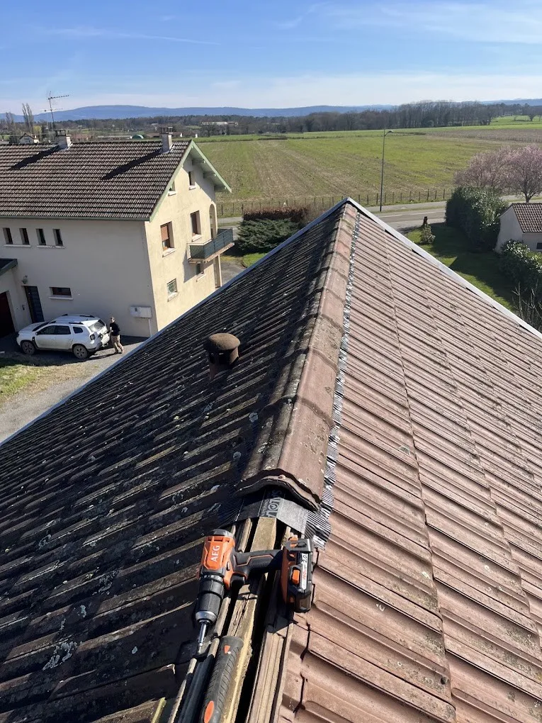 Faîtage en cours de réfection